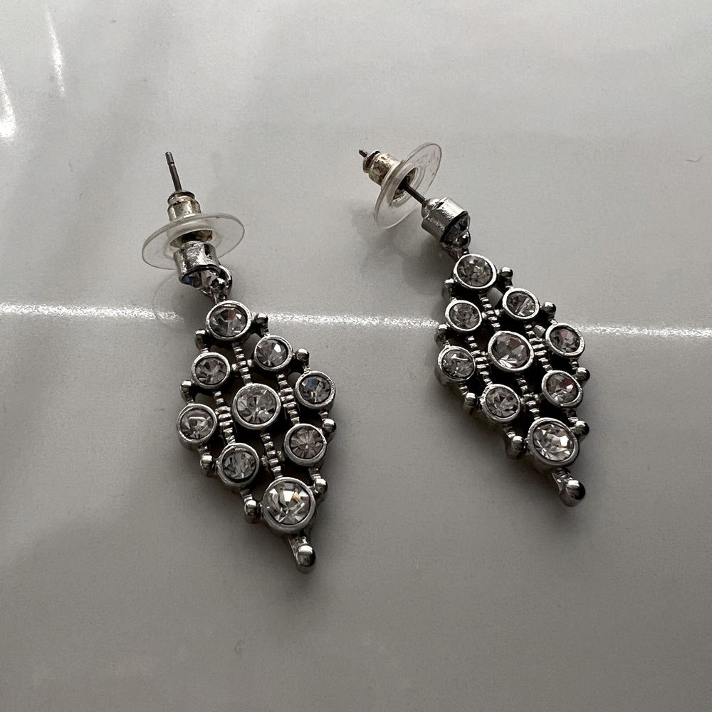 NEW Stella & Dot Silver Rhinestone Diamond-Shaped Earrings NEVER WORN